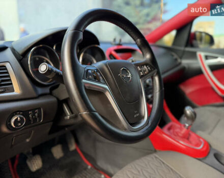 Опель Астра 2013 в Ровно на Automoto.ua Красный Опель Астра, объемом двигателя 1.7 л и пробегом 240 тыс. км за 5700 $, фото 59 на Automoto.ua