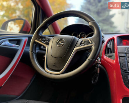 Опель Астра 2013 в Ровно на Automoto.ua Красный Опель Астра, объемом двигателя 1.7 л и пробегом 240 тыс. км за 5700 $, фото 52 на Automoto.ua