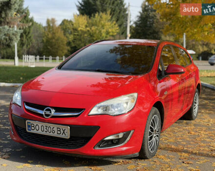 Опель Астра 2013 в Ровно на Automoto.ua Красный Опель Астра, объемом двигателя 1.7 л и пробегом 240 тыс. км за 5700 $, фото 1 на Automoto.ua