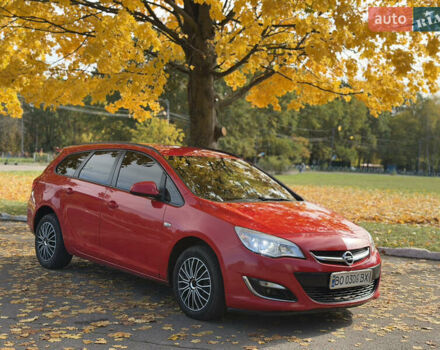 Опель Астра 2013 в Ровно на Automoto.ua Красный Опель Астра, объемом двигателя 1.7 л и пробегом 240 тыс. км за 6350 $, фото 1 на Automoto.ua