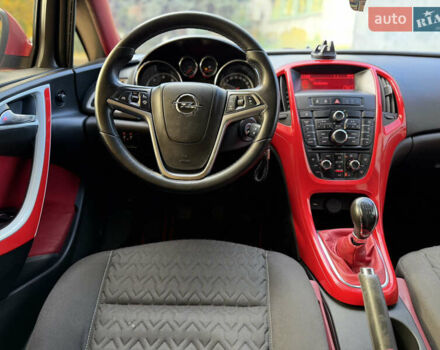 Опель Астра 2013 в Ровно на Automoto.ua Красный Опель Астра, объемом двигателя 1.7 л и пробегом 240 тыс. км за 5700 $, фото 57 на Automoto.ua