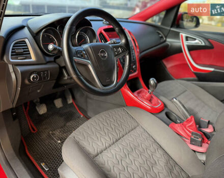Опель Астра 2013 в Ровно на Automoto.ua Красный Опель Астра, объемом двигателя 1.7 л и пробегом 240 тыс. км за 5700 $, фото 58 на Automoto.ua