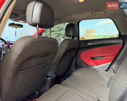 Опель Астра 2013 в Ровно на Automoto.ua Красный Опель Астра, объемом двигателя 1.7 л и пробегом 240 тыс. км за 5700 $, фото 69 на Automoto.ua