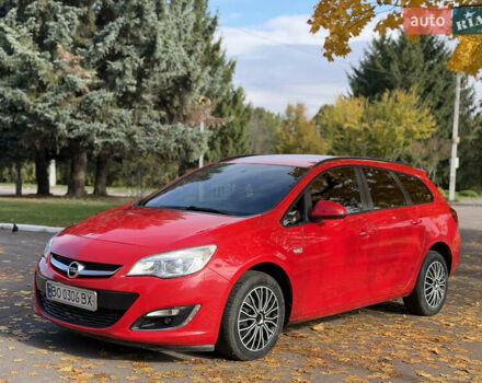 Опель Астра 2013 в Ровно на Automoto.ua Красный Опель Астра, объемом двигателя 1.7 л и пробегом 240 тыс. км за 5700 $, фото 4 на Automoto.ua