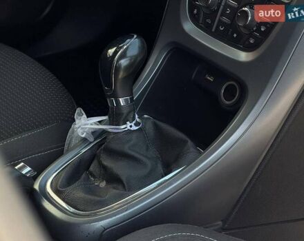 Красный Опель Астра, объемом двигателя 1.7 л и пробегом 266 тыс. км за 8500 $, фото 12 на Automoto.ua