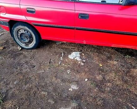 Красный Опель Астра, объемом двигателя 1.6 л и пробегом 215 тыс. км за 2000 $, фото 1 на Automoto.ua