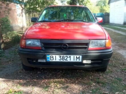 Опель Астра 1992 в Лубнах на Automoto.ua Красный Опель Астра, объемом двигателя 1.6 л и пробегом 300 тыс. км за 1000 $, фото 1 на Automoto.ua