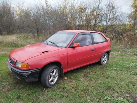 Опель Астра 1992 у Харкові на Automoto.ua Червоний Опель Астра, об'ємом двигуна 1.8 л та пробігом 200 тис. км за 600 $, фото 1 на Automoto.ua