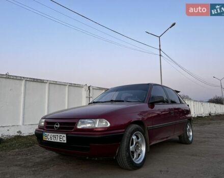 Червоний Опель Астра, об'ємом двигуна 1.6 л та пробігом 266 тис. км за 2300 $, фото 1 на Automoto.ua