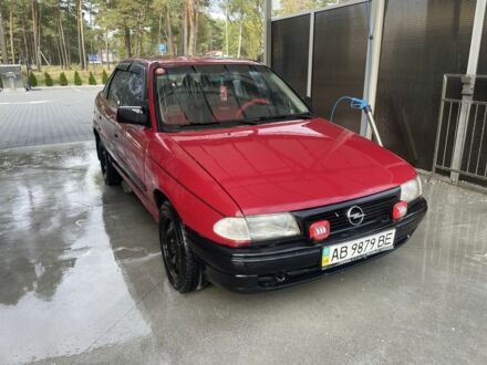Червоний Опель Астра, об'ємом двигуна 1.6 л та пробігом 270 тис. км за 1000 $, фото 1 на Automoto.ua