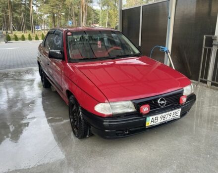 Красный Опель Астра, объемом двигателя 1.6 л и пробегом 270 тыс. км за 1000 $, фото 1 на Automoto.ua