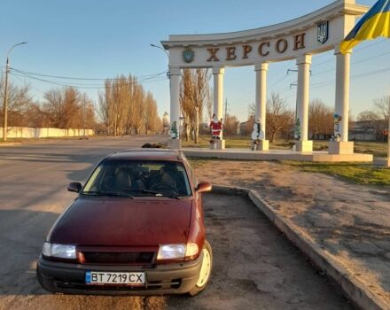 Красный Опель Астра, объемом двигателя 1.4 л и пробегом 500 тыс. км за 1300 $, фото 1 на Automoto.ua