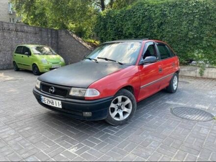 Червоний Опель Астра, об'ємом двигуна 1.6 л та пробігом 400 тис. км за 1500 $, фото 1 на Automoto.ua