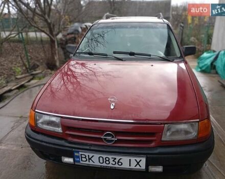 Красный Опель Астра, объемом двигателя 1.8 л и пробегом 430 тыс. км за 1750 $, фото 1 на Automoto.ua
