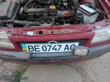 Красный Опель Астра, объемом двигателя 1.4 л и пробегом 396 тыс. км за 700 $, фото 1 на Automoto.ua