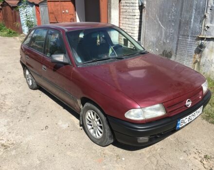 Красный Опель Астра, объемом двигателя 1.6 л и пробегом 320 тыс. км за 1200 $, фото 1 на Automoto.ua