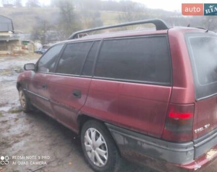 Красный Опель Астра, объемом двигателя 1.6 л и пробегом 320 тыс. км за 1200 $, фото 1 на Automoto.ua