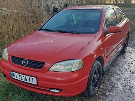 Красный Опель Астра, объемом двигателя 1.4 л и пробегом 264 тыс. км за 2700 $, фото 1 на Automoto.ua