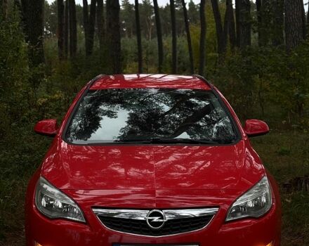 Красный Опель Астра, объемом двигателя 1.7 л и пробегом 273 тыс. км за 5800 $, фото 1 на Automoto.ua