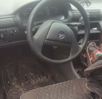 Опель Астра, объемом двигателя 1.6 л и пробегом 400 тыс. км за 400 $, фото 5 на Automoto.ua