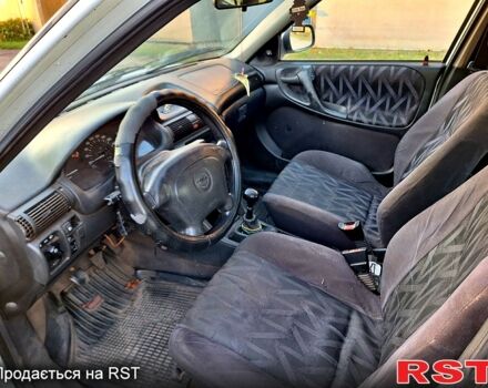Опель Астра, об'ємом двигуна 1.6 л та пробігом 243 тис. км за 1270 $, фото 4 на Automoto.ua