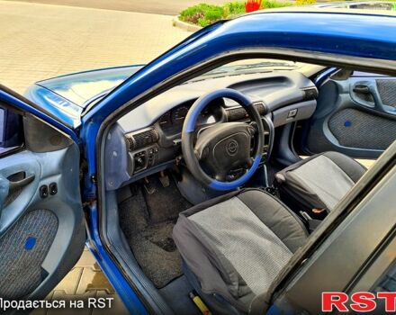 Опель Астра, объемом двигателя 1.6 л и пробегом 300 тыс. км за 1250 $, фото 6 на Automoto.ua