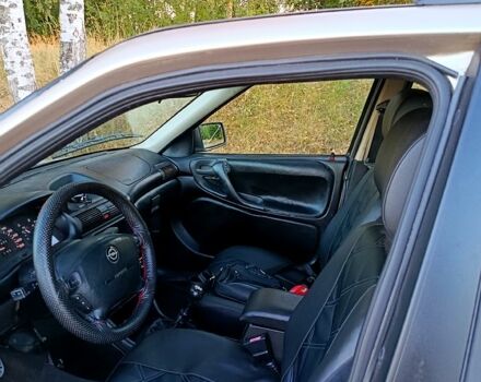 Опель Астра, объемом двигателя 1.6 л и пробегом 250 тыс. км за 3000 $, фото 1 на Automoto.ua