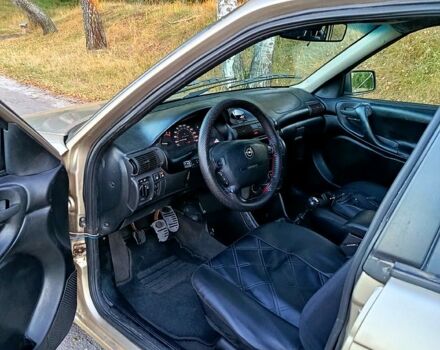 Опель Астра, объемом двигателя 1.6 л и пробегом 250 тыс. км за 3000 $, фото 3 на Automoto.ua