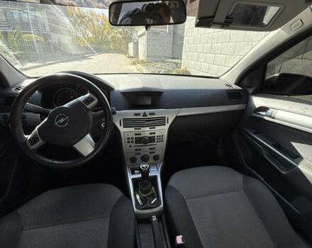 Опель Астра 2009 в Ровно на Automoto.ua Опель Астра, объемом двигателя 1.6 л и пробегом 199 тыс. км за 4900 $, фото 9 на Automoto.ua