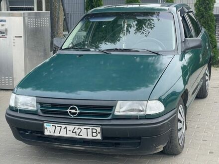 Опель Астра, объемом двигателя 0 л и пробегом 300 тыс. км за 1550 $, фото 1 на Automoto.ua