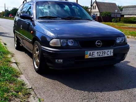 Опель Астра 1998 в Днепре (Днепропетровске) на Automoto.ua Опель Астра, объемом двигателя 1.6 л и пробегом 285 тыс. км за 800 $, фото 1 на Automoto.ua
