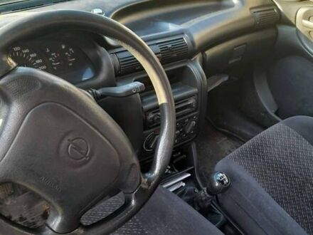 Опель Астра 1998 у Рахове на Automoto.ua Опель Астра, об'ємом двигуна 1.6 л та пробігом 175 тис. км за 1700 $, фото 1 на Automoto.ua