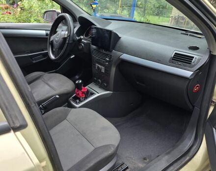 Желтый Опель Астра, объемом двигателя 1.7 л и пробегом 390 тыс. км за 4200 $, фото 6 на Automoto.ua