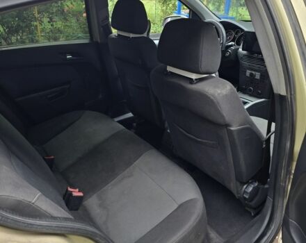 Желтый Опель Астра, объемом двигателя 1.7 л и пробегом 390 тыс. км за 4200 $, фото 7 на Automoto.ua