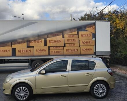 Желтый Опель Астра, объемом двигателя 1.6 л и пробегом 252 тыс. км за 4000 $, фото 1 на Automoto.ua