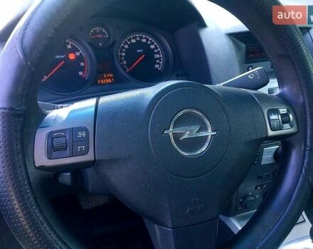Желтый Опель Астра, объемом двигателя 1.6 л и пробегом 326 тыс. км за 3700 $, фото 3 на Automoto.ua