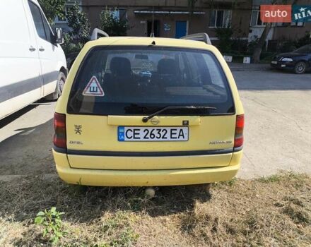 Желтый Опель Астра, объемом двигателя 1.8 л и пробегом 300 тыс. км за 1100 $, фото 4 на Automoto.ua