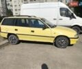 Желтый Опель Астра, объемом двигателя 1.8 л и пробегом 300 тыс. км за 1100 $, фото 2 на Automoto.ua