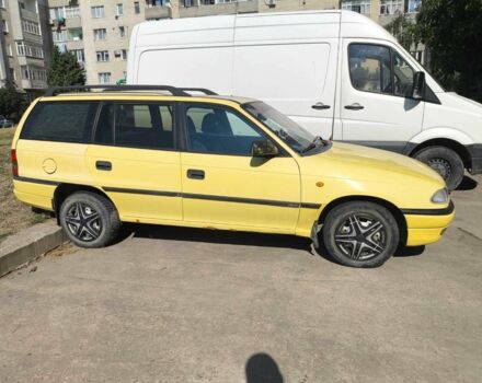 Жовтий Опель Астра, об'ємом двигуна 1.8 л та пробігом 300 тис. км за 1500 $, фото 13 на Automoto.ua