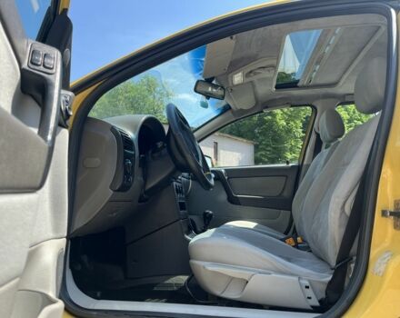 Жовтий Опель Астра, об'ємом двигуна 1.2 л та пробігом 220 тис. км за 2200 $, фото 4 на Automoto.ua