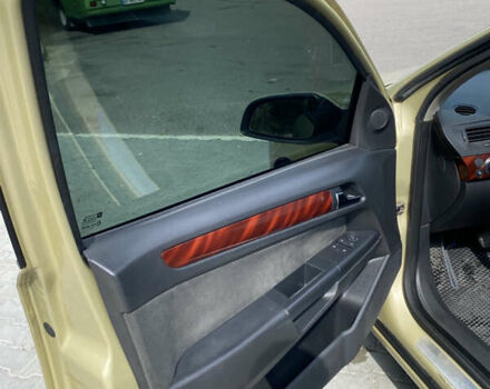 Желтый Опель Астра, объемом двигателя 1.8 л и пробегом 272 тыс. км за 4800 $, фото 8 на Automoto.ua