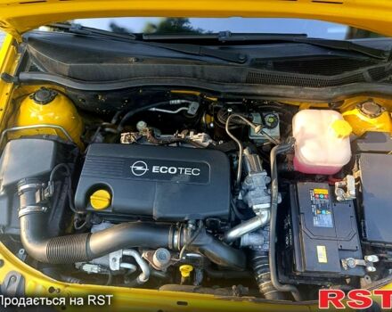 Желтый Опель Астра, объемом двигателя 1.7 л и пробегом 315 тыс. км за 5000 $, фото 5 на Automoto.ua