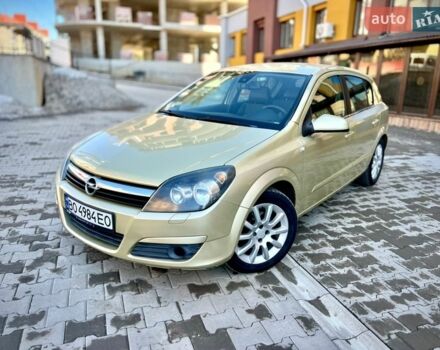 Желтый Опель Астра, объемом двигателя 1.6 л и пробегом 299 тыс. км за 3750 $, фото 1 на Automoto.ua