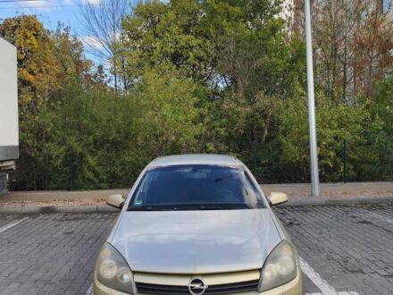 Желтый Опель Астра, объемом двигателя 1.6 л и пробегом 252 тыс. км за 4000 $, фото 1 на Automoto.ua