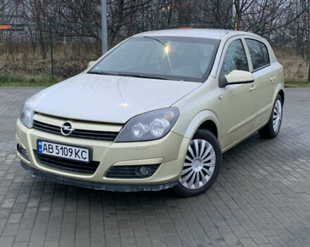 Желтый Опель Астра, объемом двигателя 1.6 л и пробегом 253 тыс. км за 3900 $, фото 1 на Automoto.ua