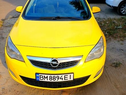 Опель Астра 2011 в Сумах на Automoto.ua Желтый Опель Астра, объемом двигателя 1.4 л и пробегом 410 тыс. км за 5000 $, фото 1 на Automoto.ua