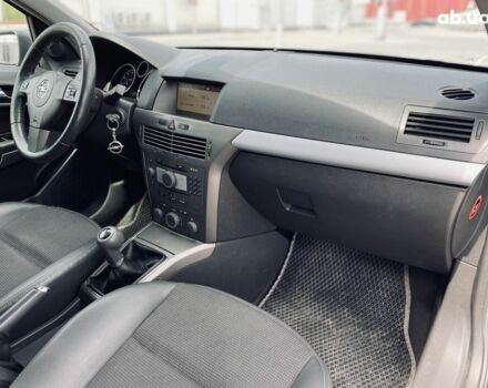 Серый Опель Астра, объемом двигателя 1.8 л и пробегом 231 тыс. км за 5400 $, фото 14 на Automoto.ua