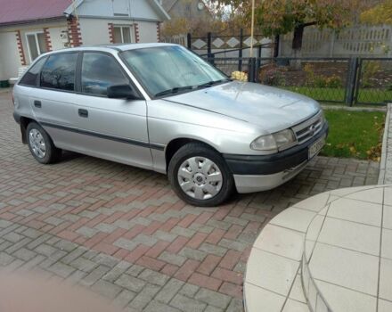 Серый Опель Астра, объемом двигателя 1.6 л и пробегом 350 тыс. км за 900 $, фото 1 на Automoto.ua