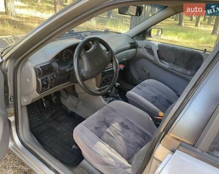 Серый Опель Астра, объемом двигателя 1.6 л и пробегом 320 тыс. км за 3000 $, фото 3 на Automoto.ua