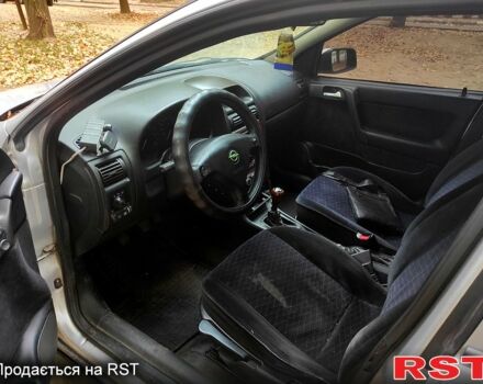 Серый Опель Астра, объемом двигателя 1.7 л и пробегом 385 тыс. км за 2950 $, фото 9 на Automoto.ua